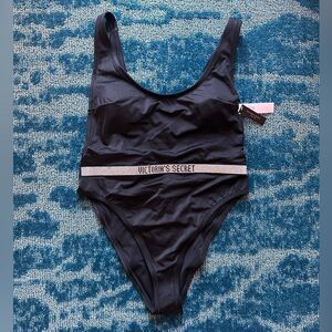 Victoria's Secret Bling Logo Strap Black
One-piece Swimsuit